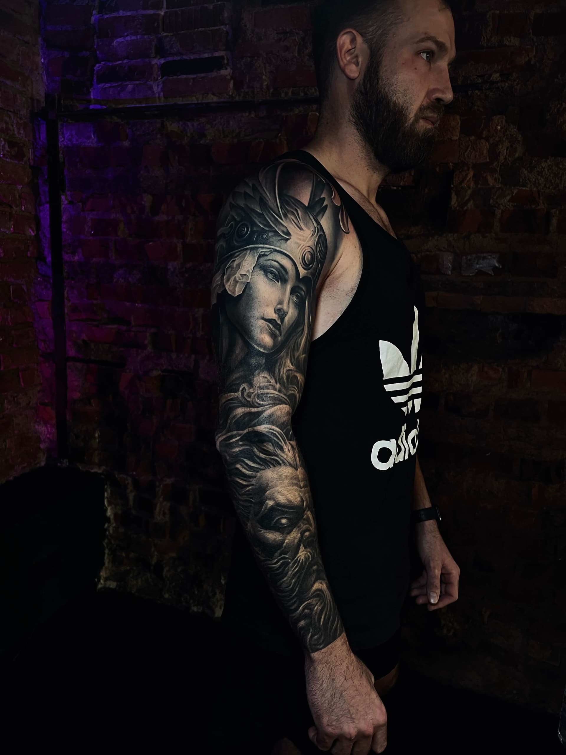 Black & Grey Sleeve mit Frauenportrait